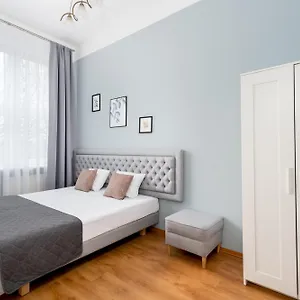 https://wawel-apartments-riverside-castle.krakowhotelspoland.com